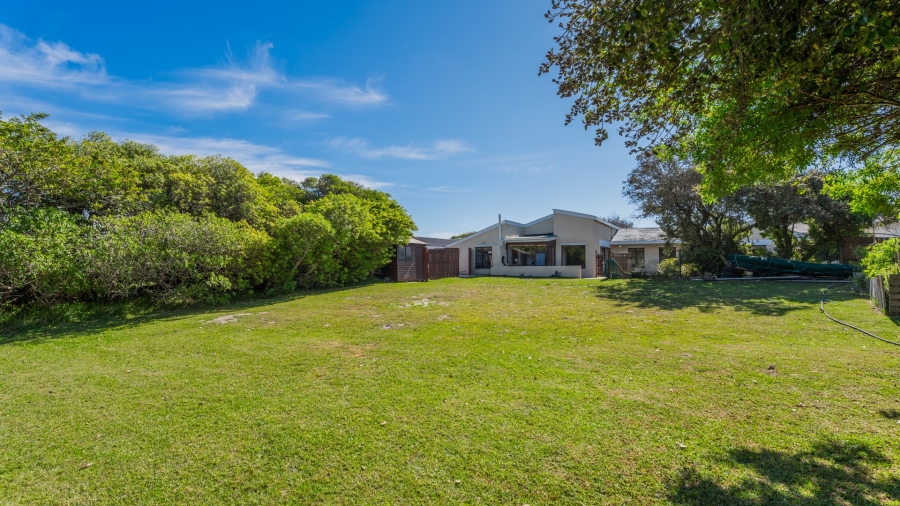 5 Bedroom Property for Sale in Zeekoevlei Western Cape